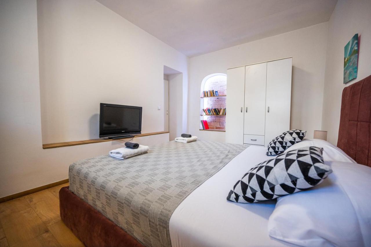 Spacious And Bright 2Bdr Apartment In The Old Town SJJ Eksteriør billede